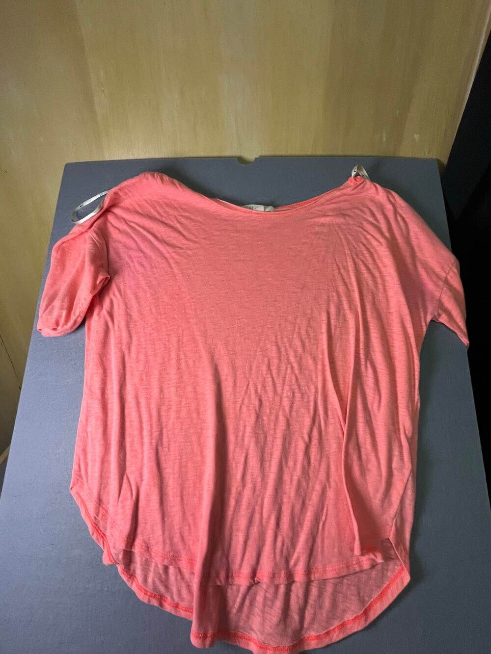 Forever 21 XXI Women's
Small Coral Short-Sleeve
High-Low Top